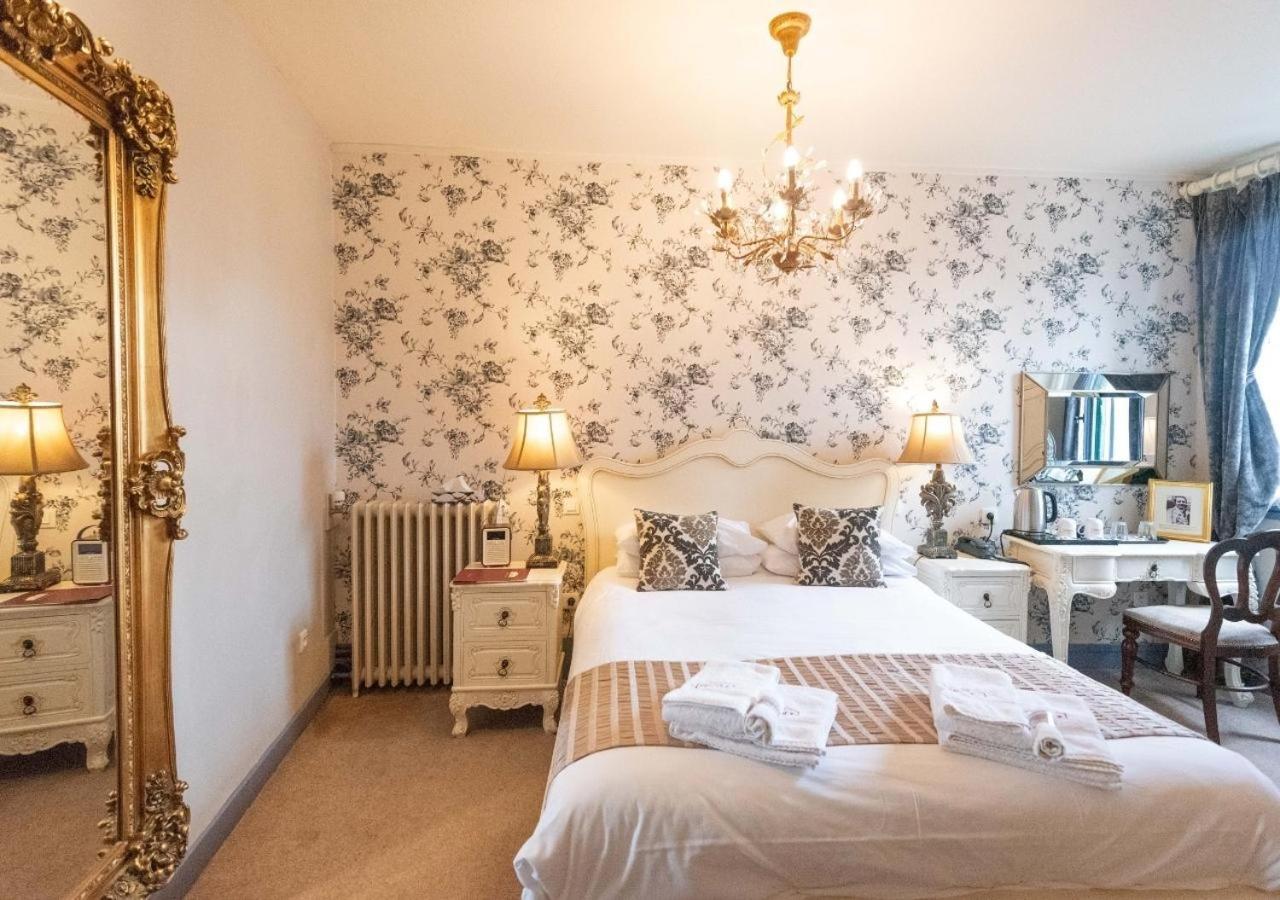 Logis Hotel De France La Chartre-sur-le-Loir Kültér fotó
