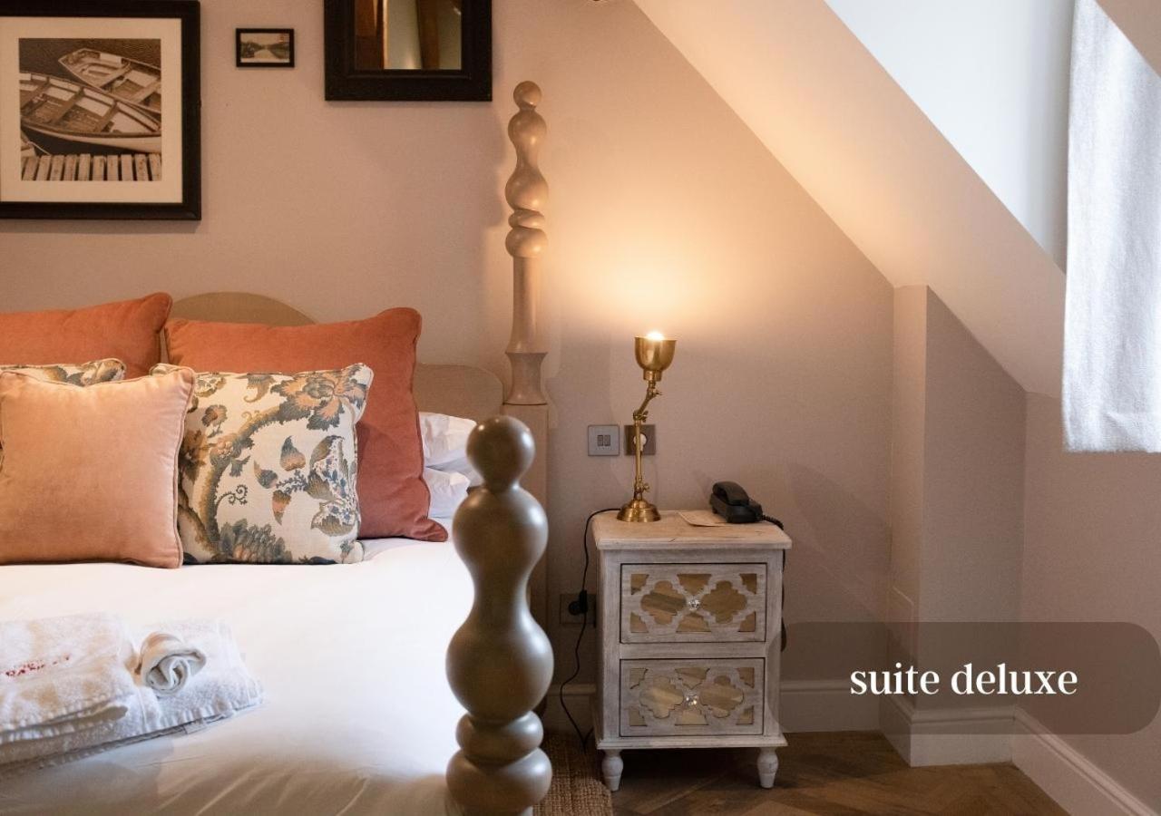 Logis Hotel De France La Chartre-sur-le-Loir Kültér fotó