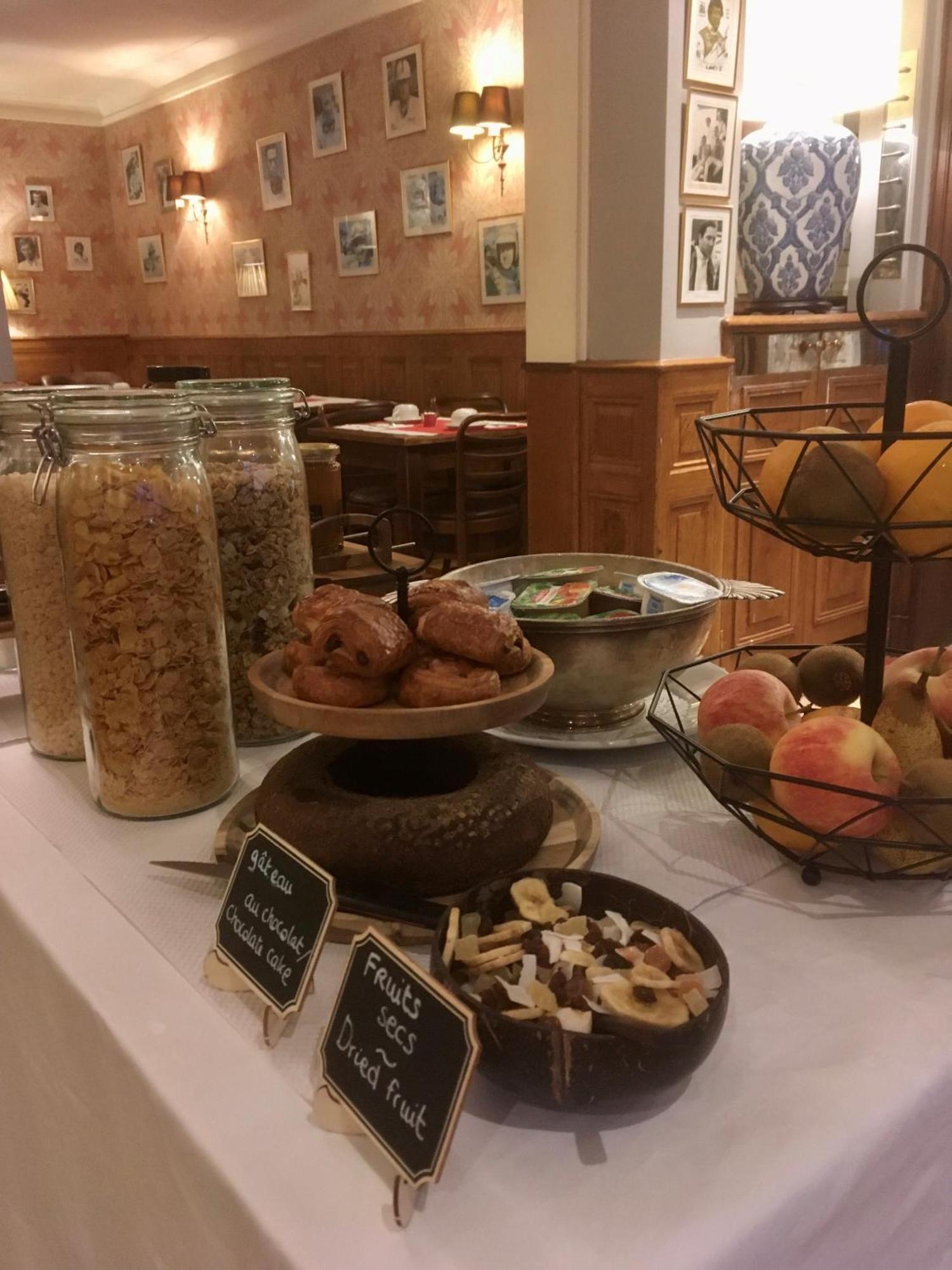 Logis Hotel De France La Chartre-sur-le-Loir Kültér fotó