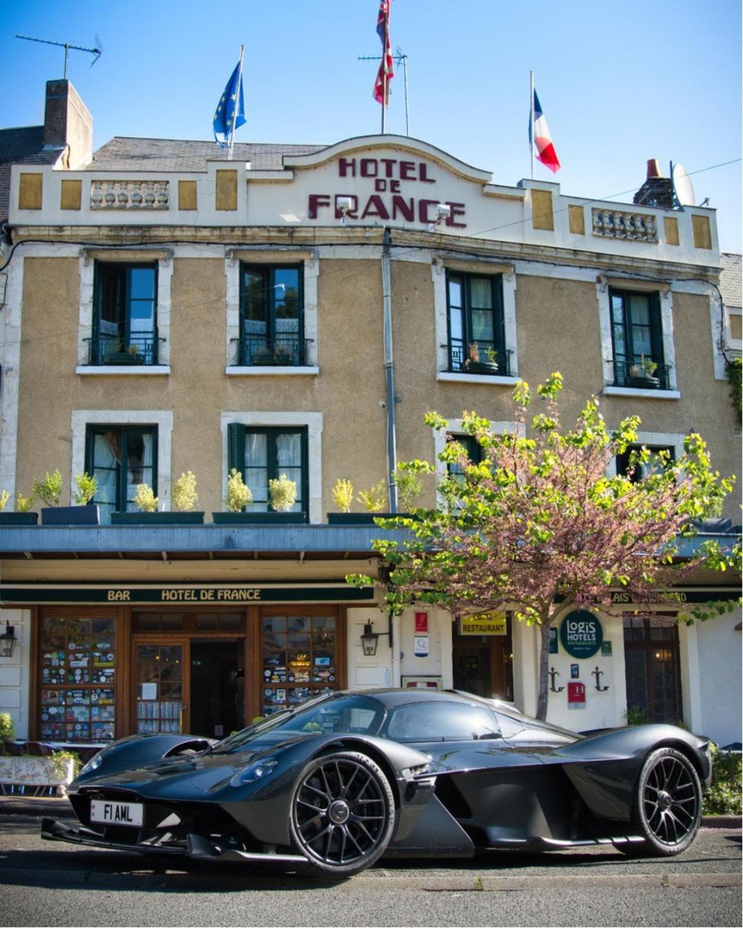 Logis Hotel De France La Chartre-sur-le-Loir Kültér fotó
