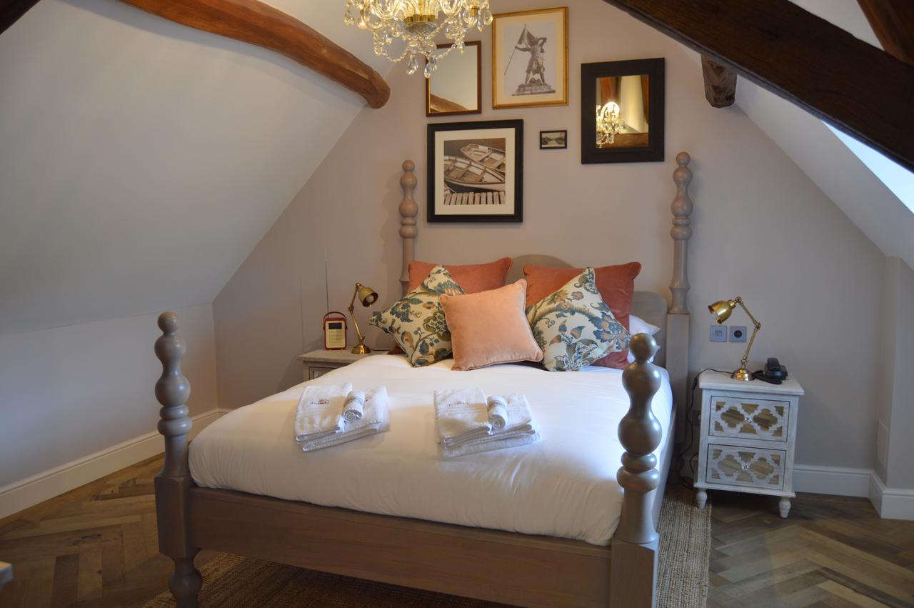 Logis Hotel De France La Chartre-sur-le-Loir Kültér fotó