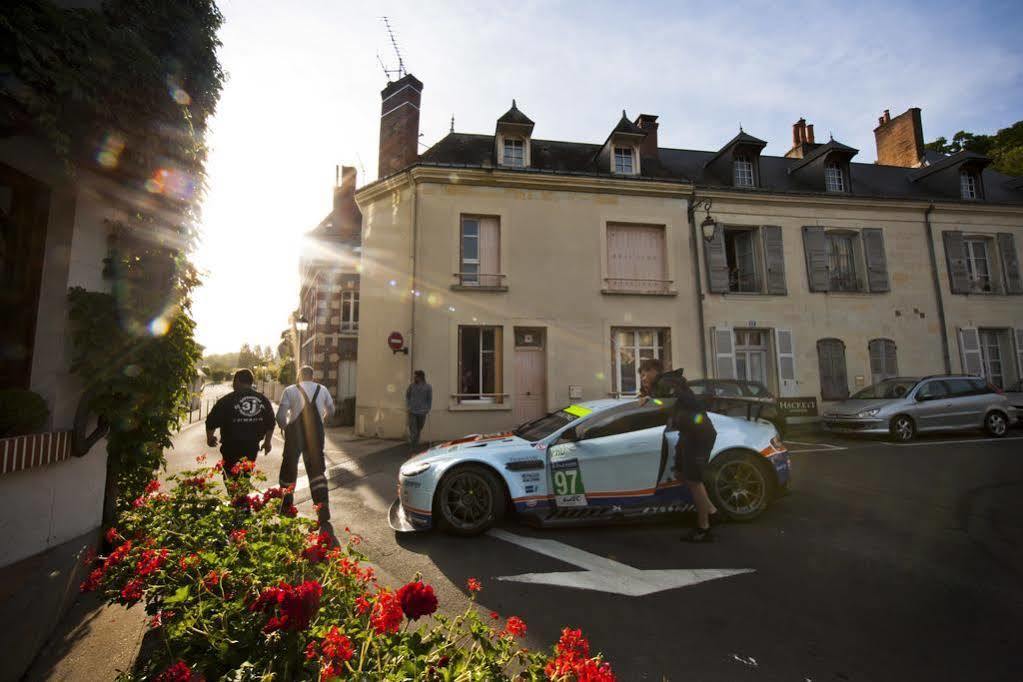Logis Hotel De France La Chartre-sur-le-Loir Kültér fotó