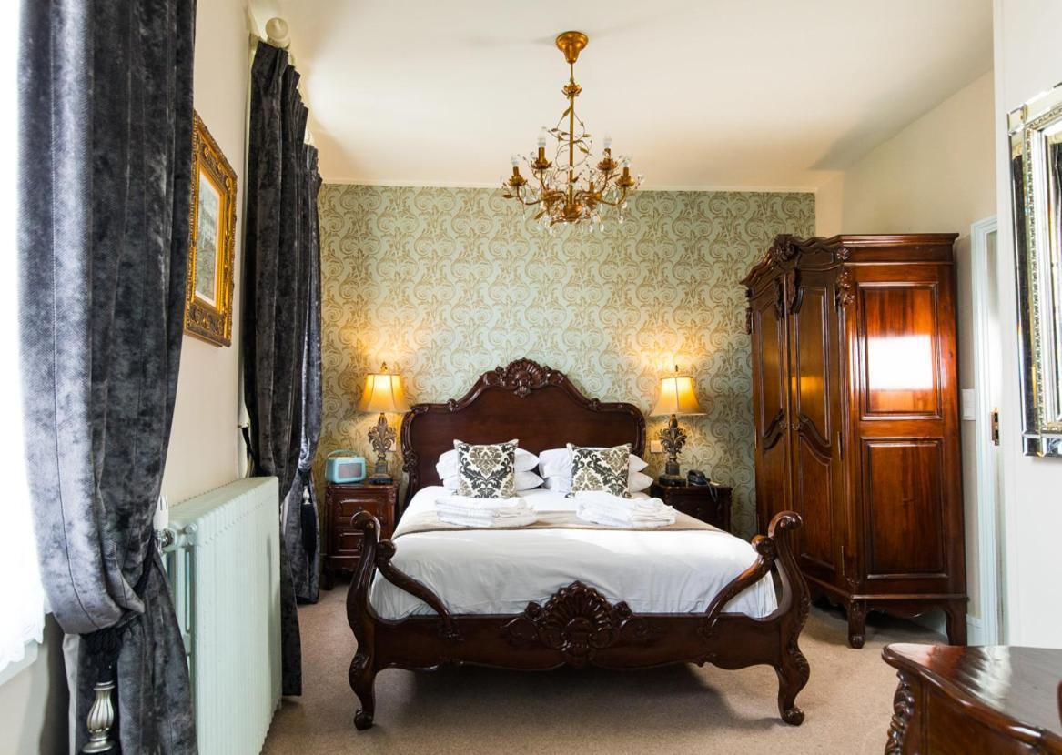 Logis Hotel De France La Chartre-sur-le-Loir Kültér fotó